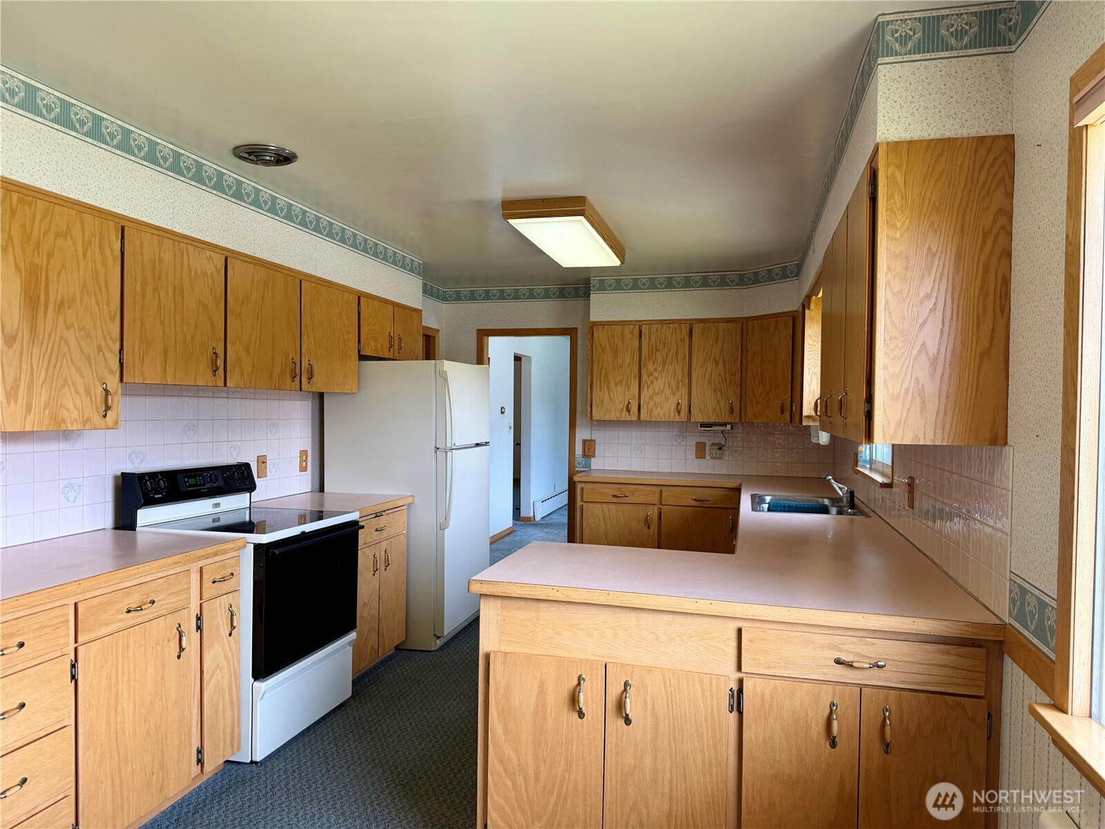 511 E 2nd Avenue Property Photo 16