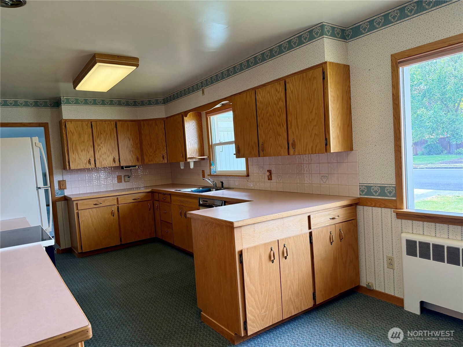 511 E 2nd Avenue Property Photo 17