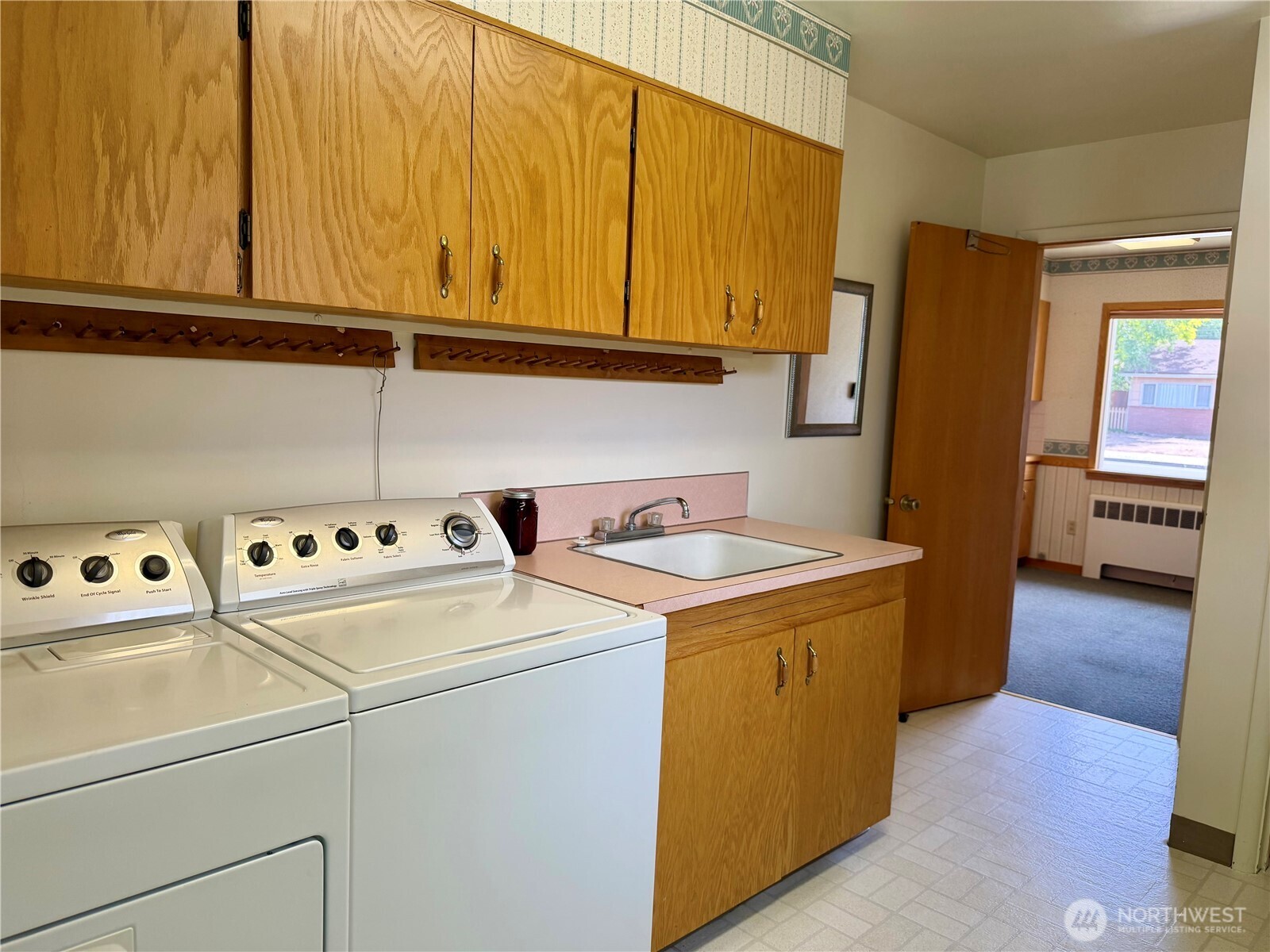511 E 2nd Avenue Property Photo 19