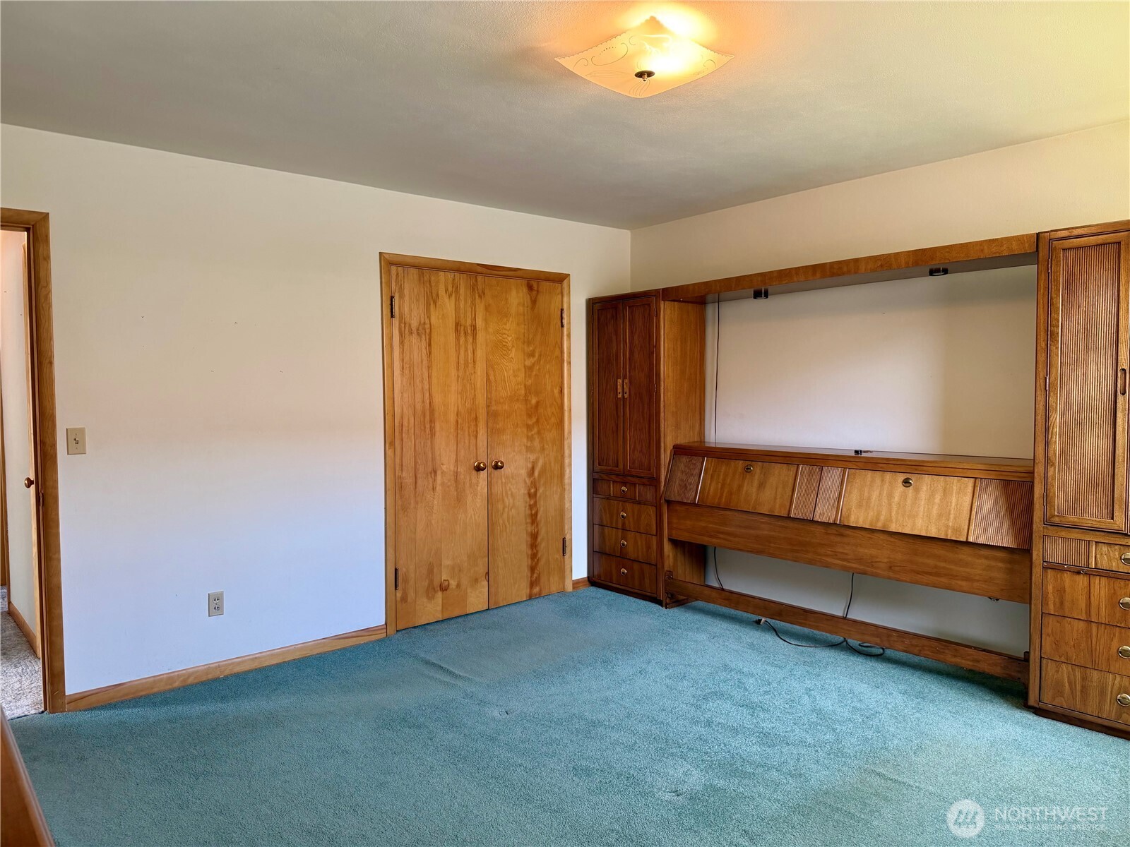 511 E 2nd Avenue Property Photo 20