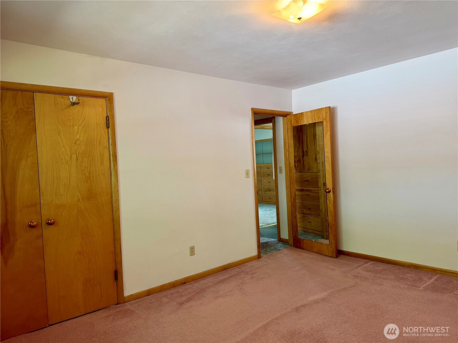 511 E 2nd Avenue Property Photo 27