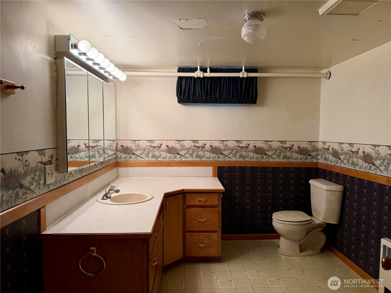 511 E 2nd Avenue Property Photo 33