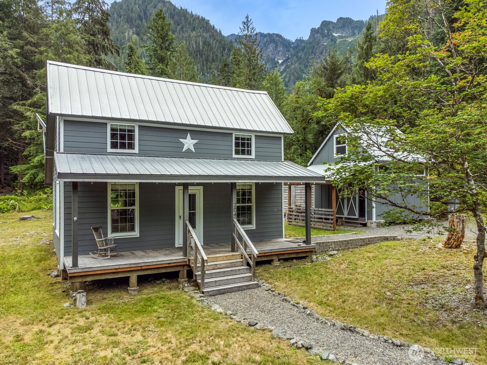 204 Whitton Avenue Property Photo 1