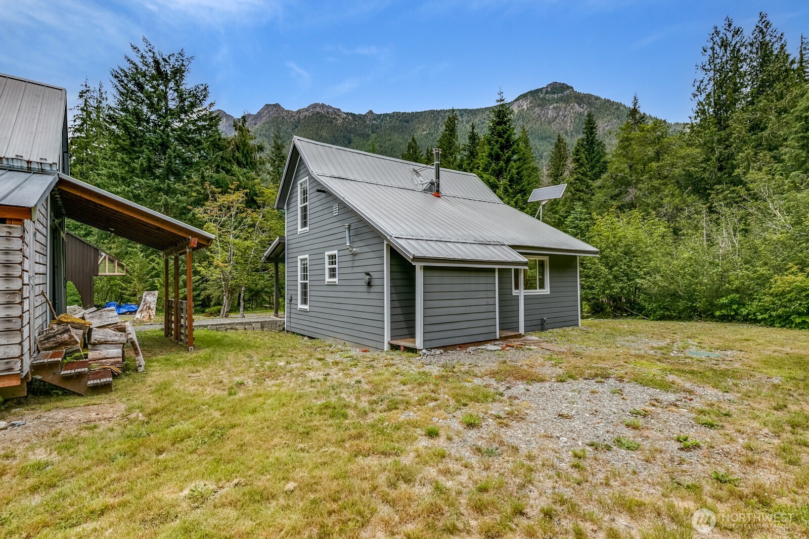 204 Whitton Avenue Property Photo 7