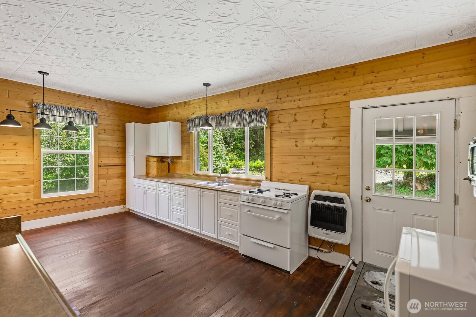 204 Whitton Avenue Property Photo 19