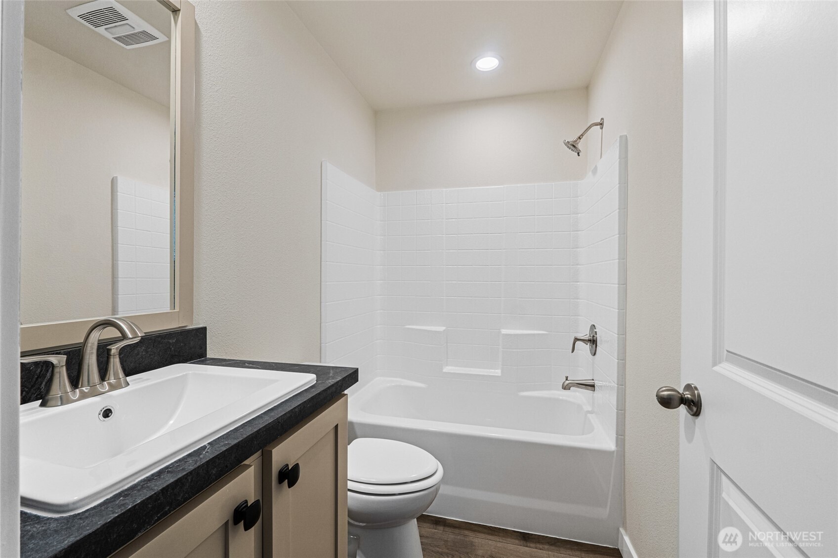 793 N Carter Property Photo 11