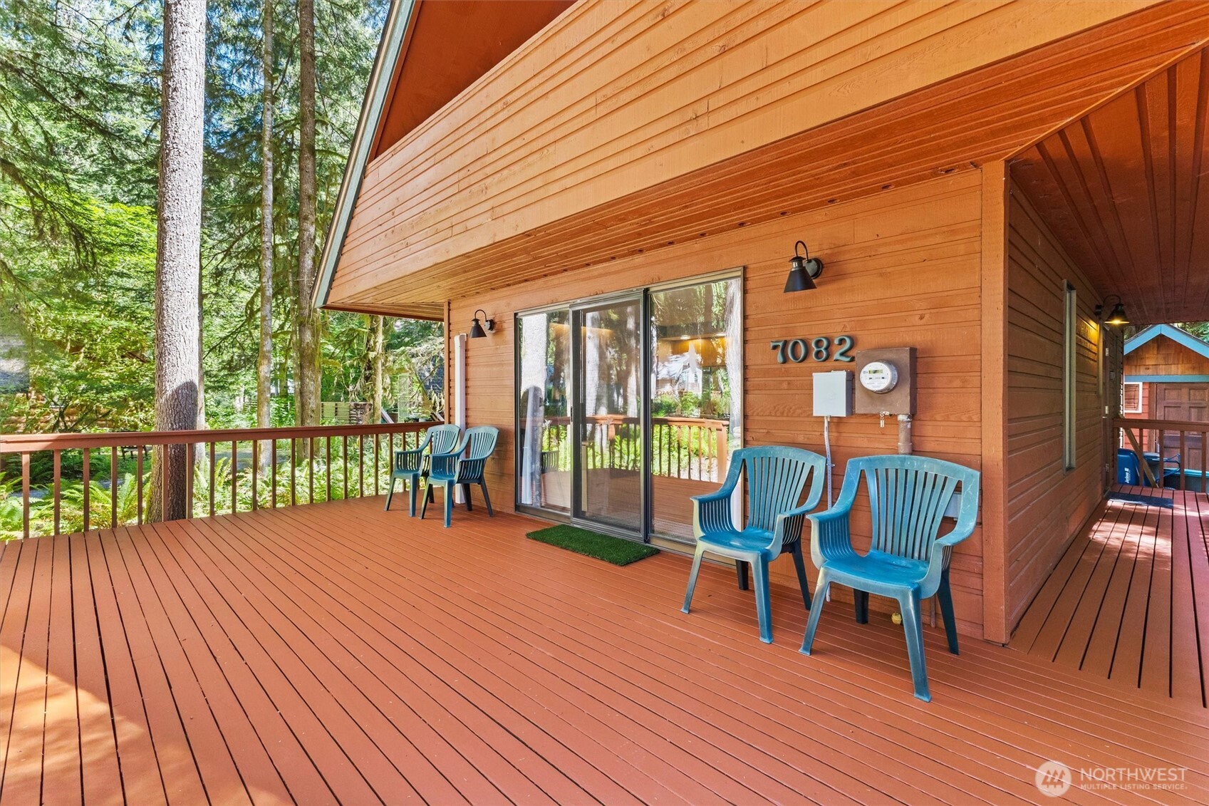 7082 Rainier Way Property Photo 2