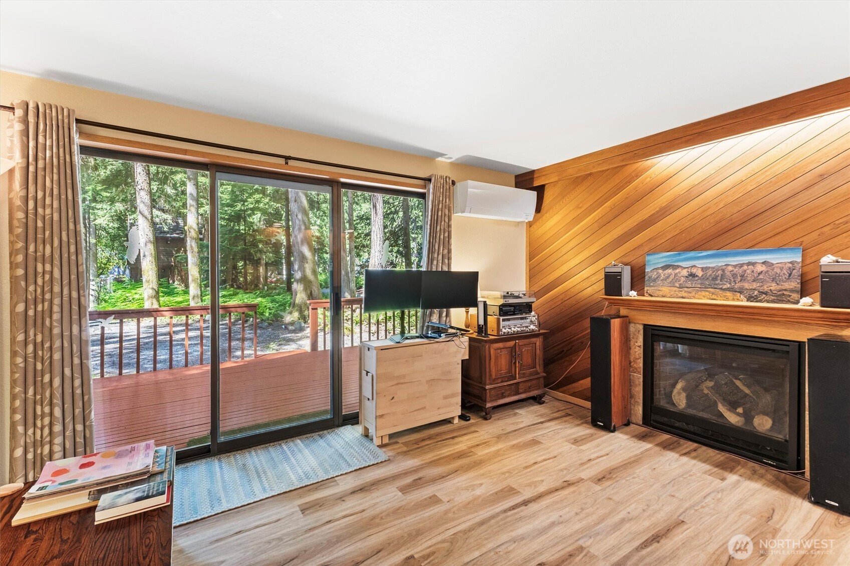 7082 Rainier Way Property Photo 8