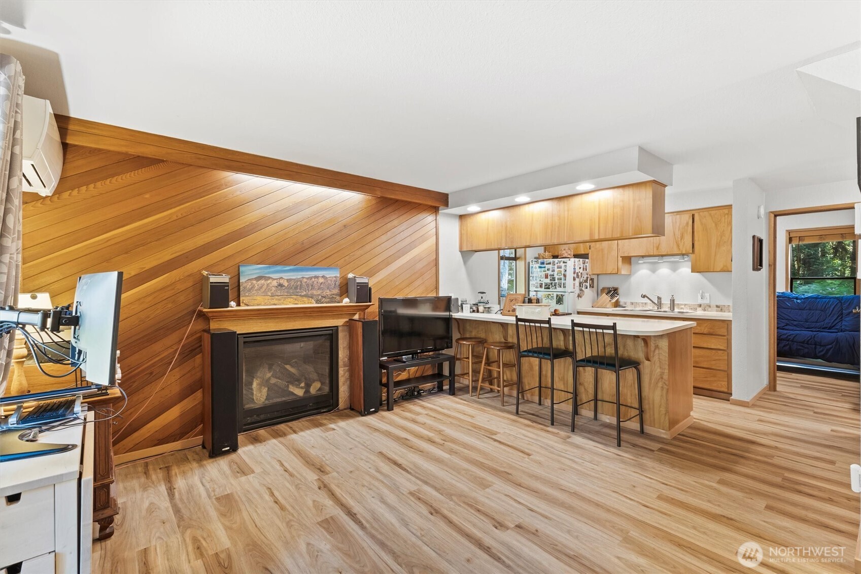 7082 Rainier Way Property Photo 10