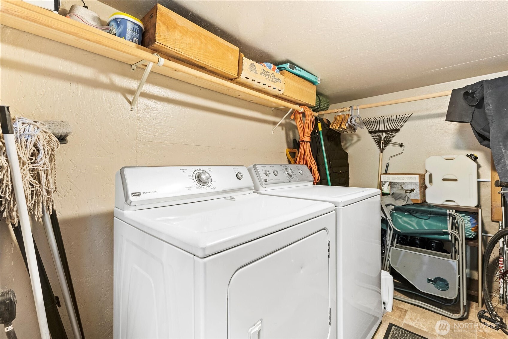 7082 Rainier Way Property Photo 18