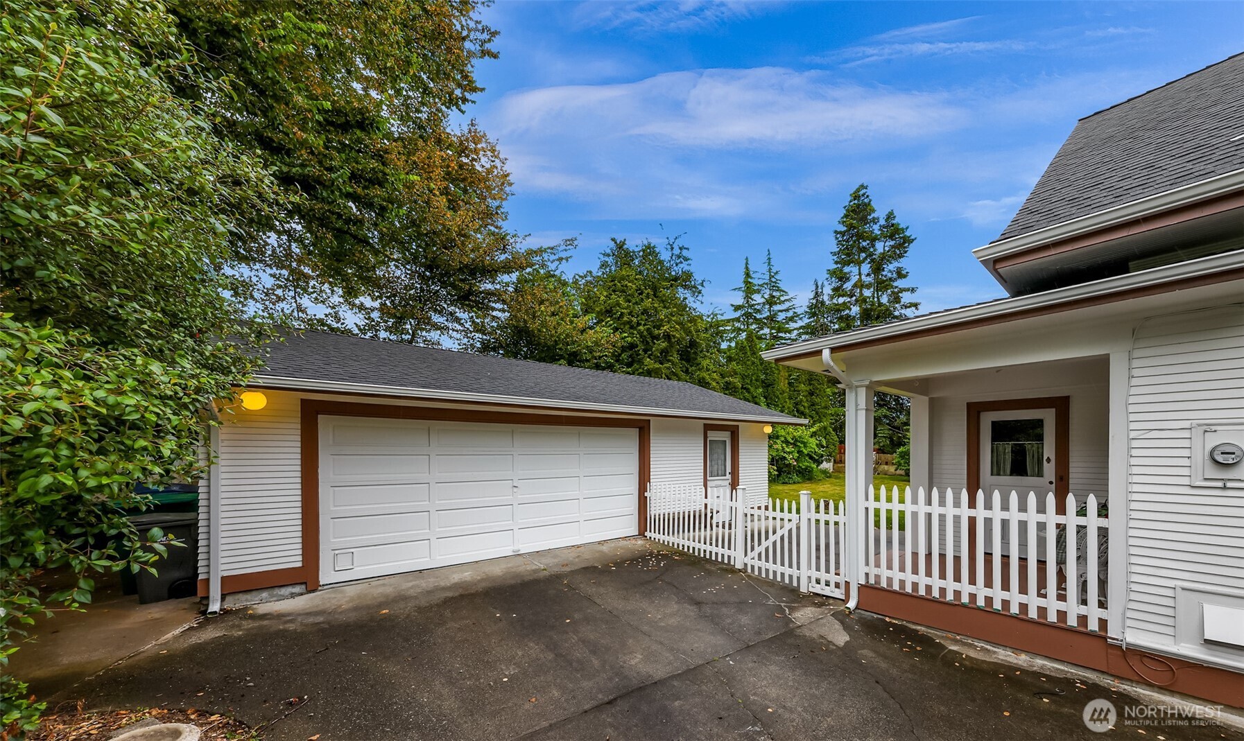 27116 82nd Dr Nw Property Photo 3