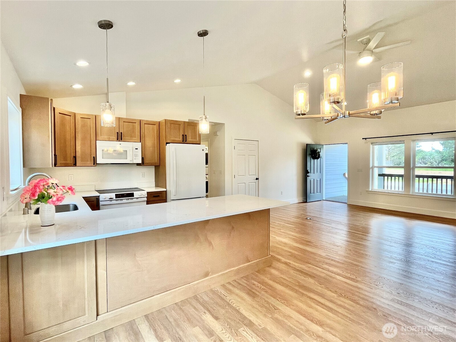 382 S Wynoochee Drive Property Photo 9