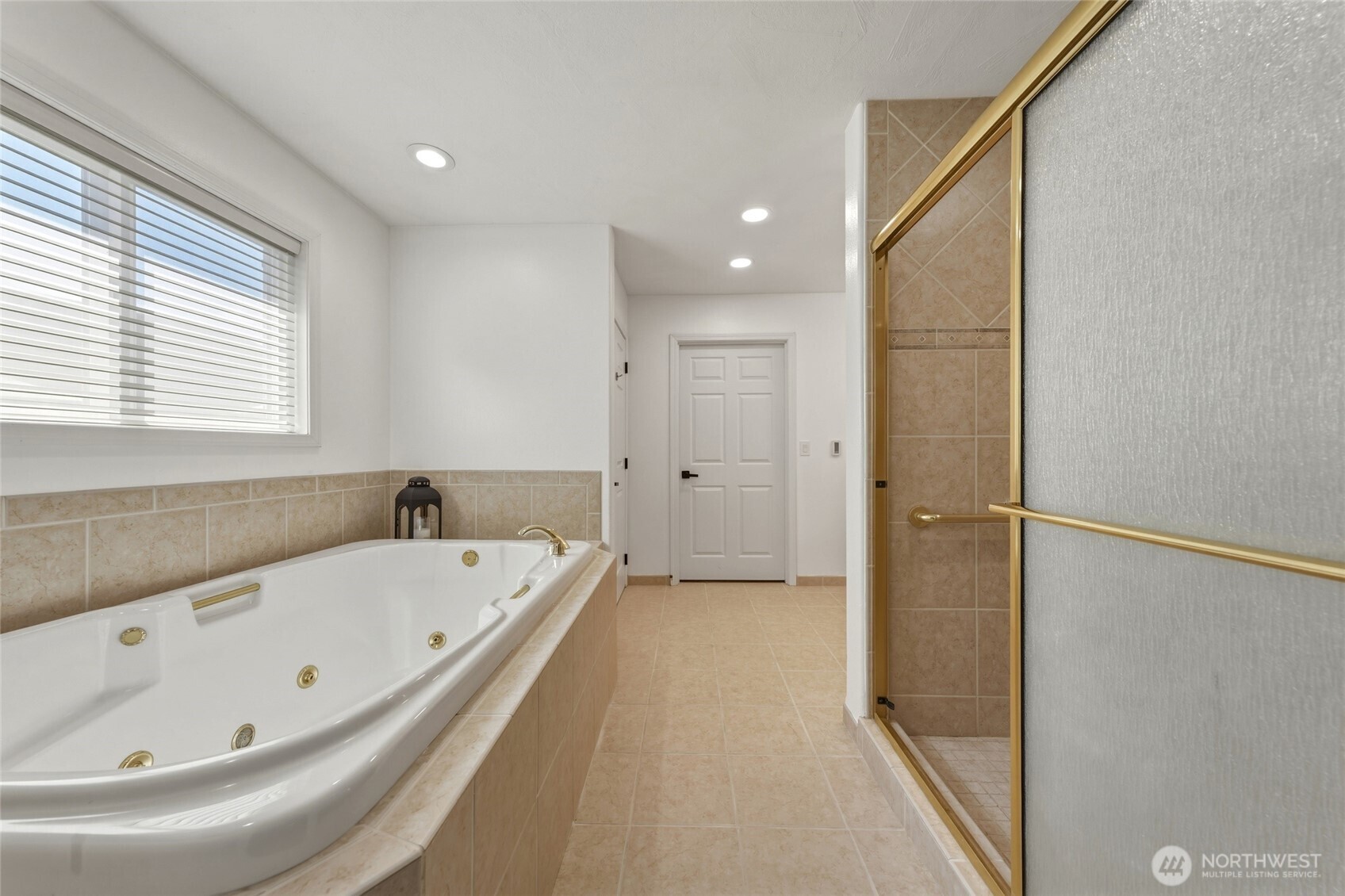 956 Se Garrison Drive Property Photo 11