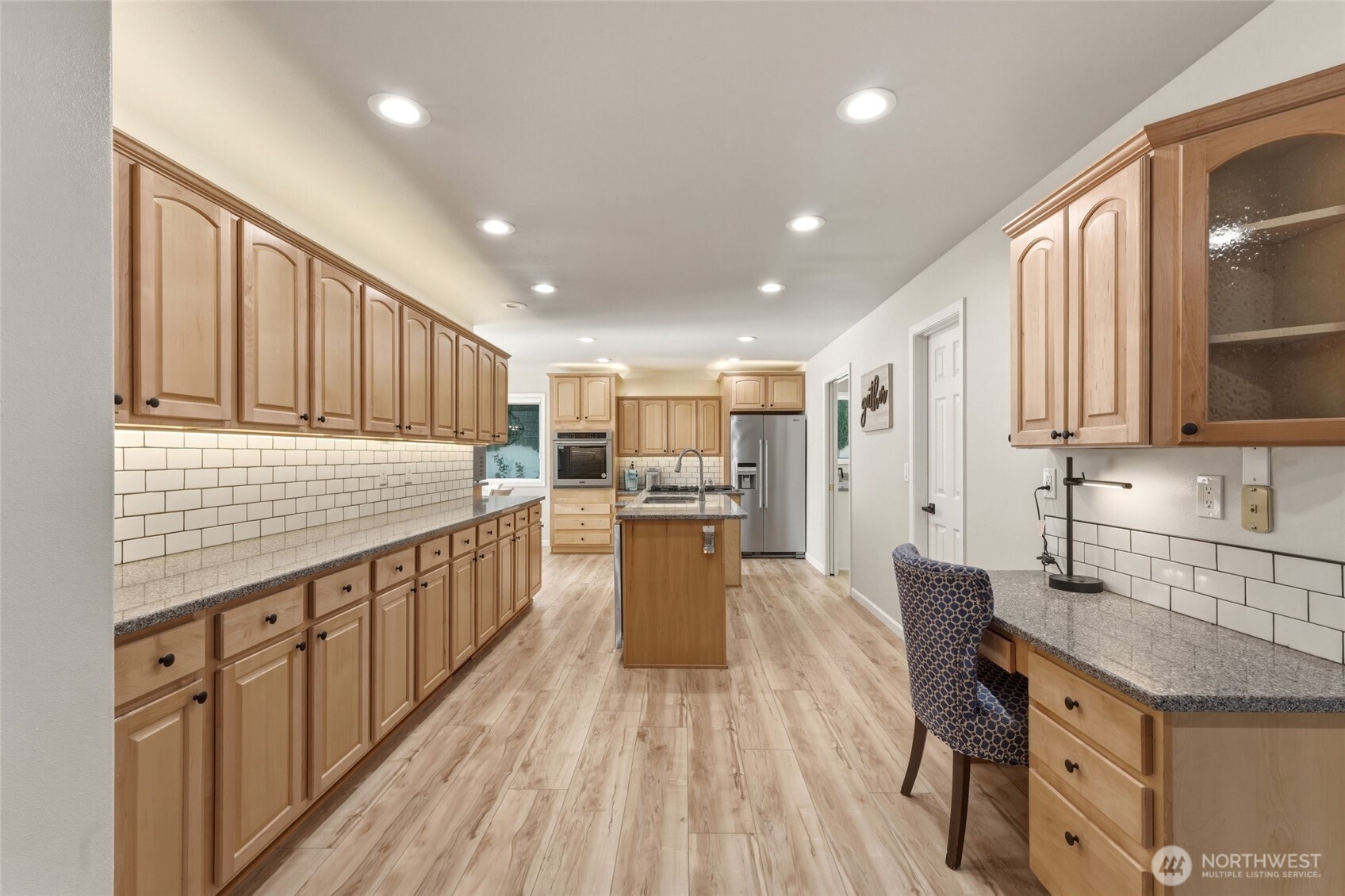956 Se Garrison Drive Property Photo 17