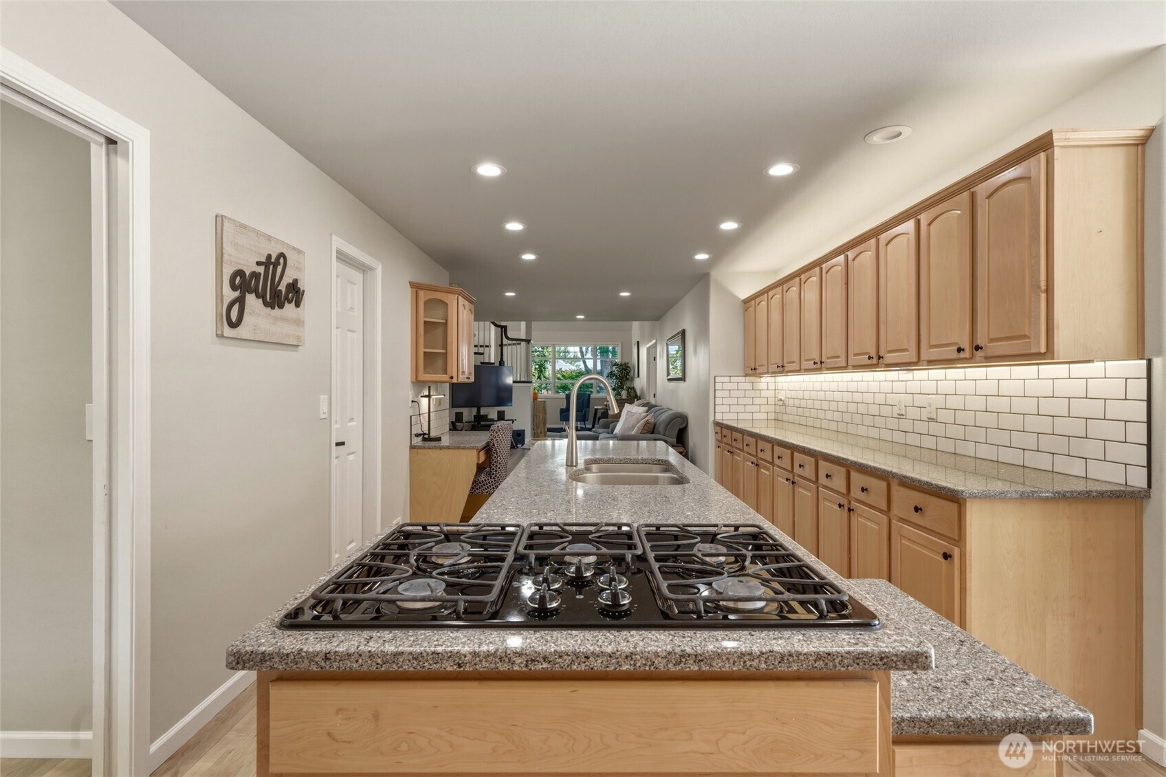 956 Se Garrison Drive Property Photo 19