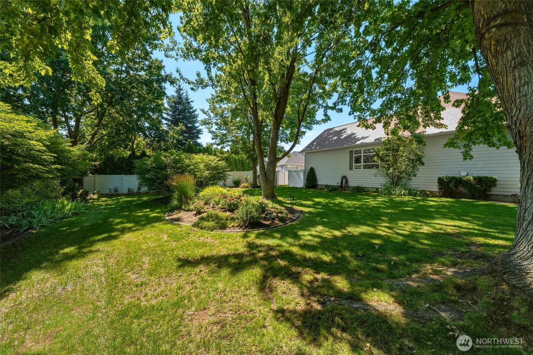 956 Se Garrison Drive Property Photo 33