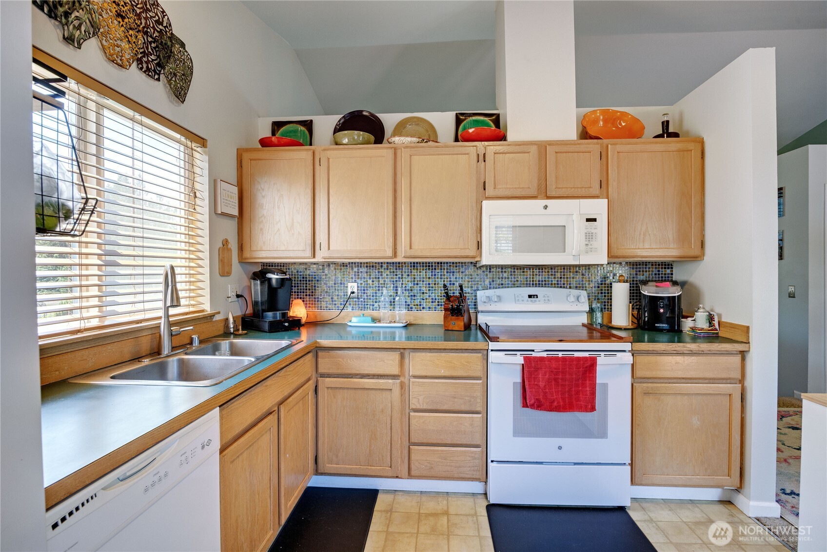 26202 Barrett Road Property Photo 16
