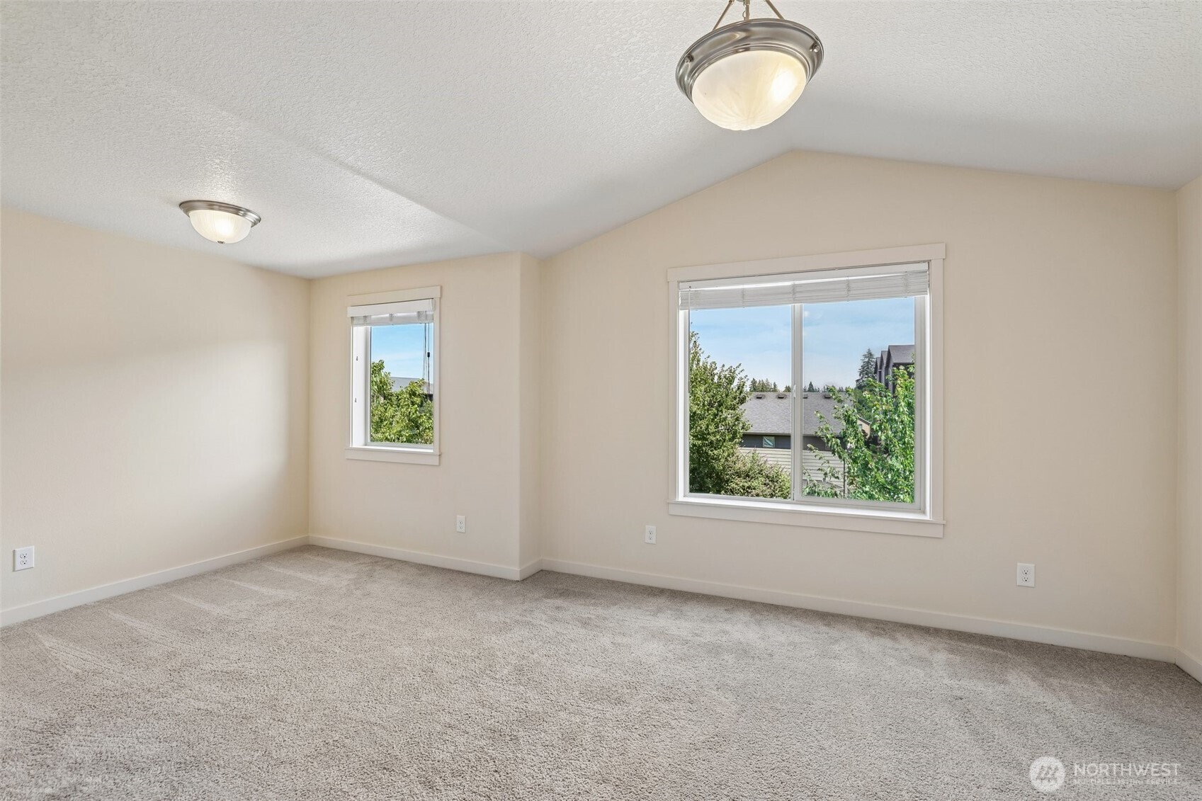 2410 Ne 130th Avenue Property Photo 14