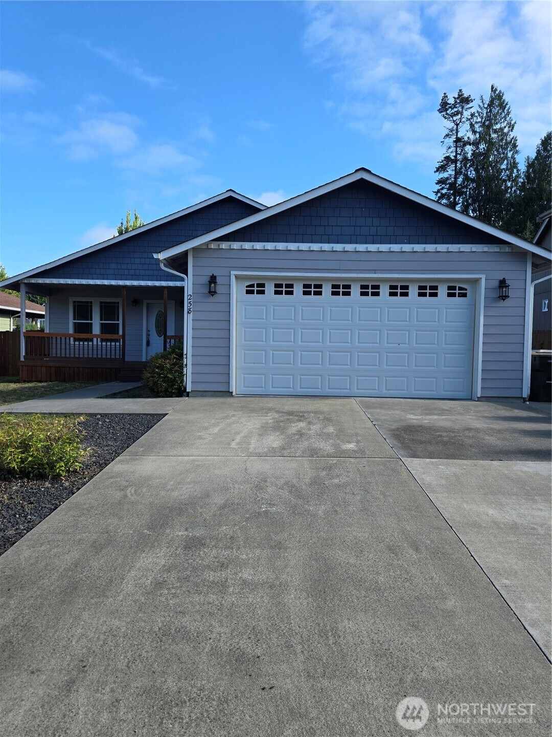258 Parkside Loop Property Photo 2