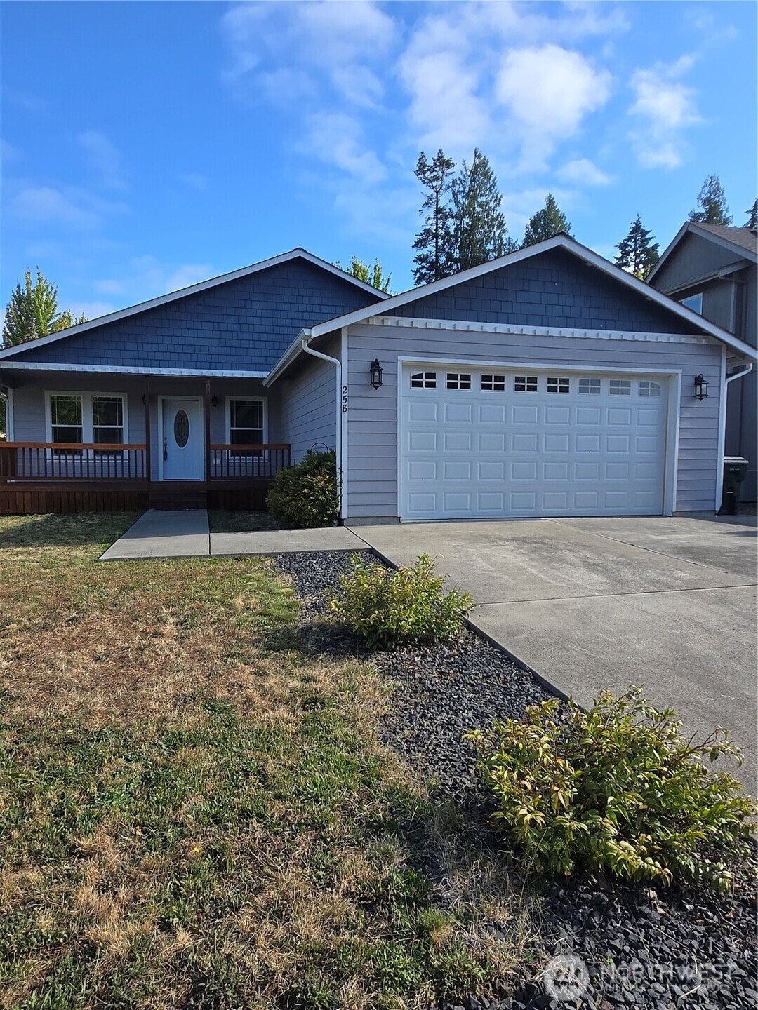 258 Parkside Loop Property Photo 3