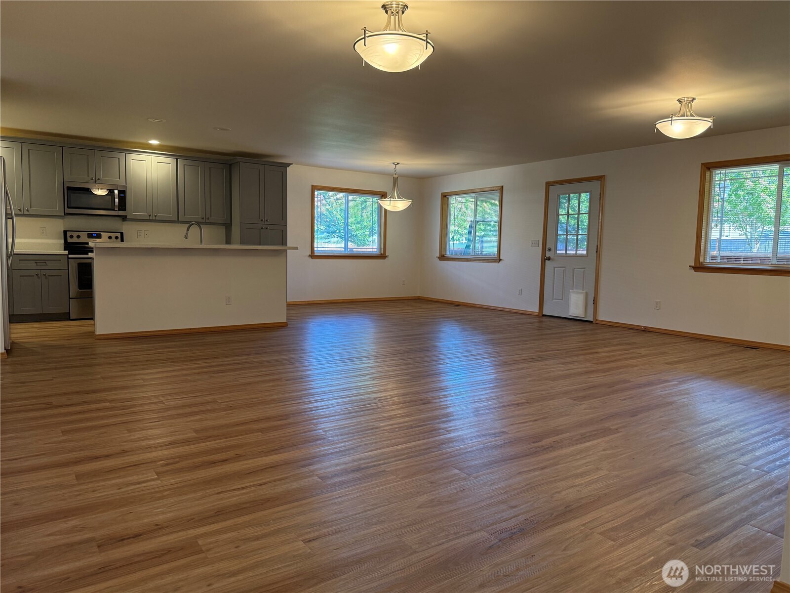258 Parkside Loop Property Photo 8