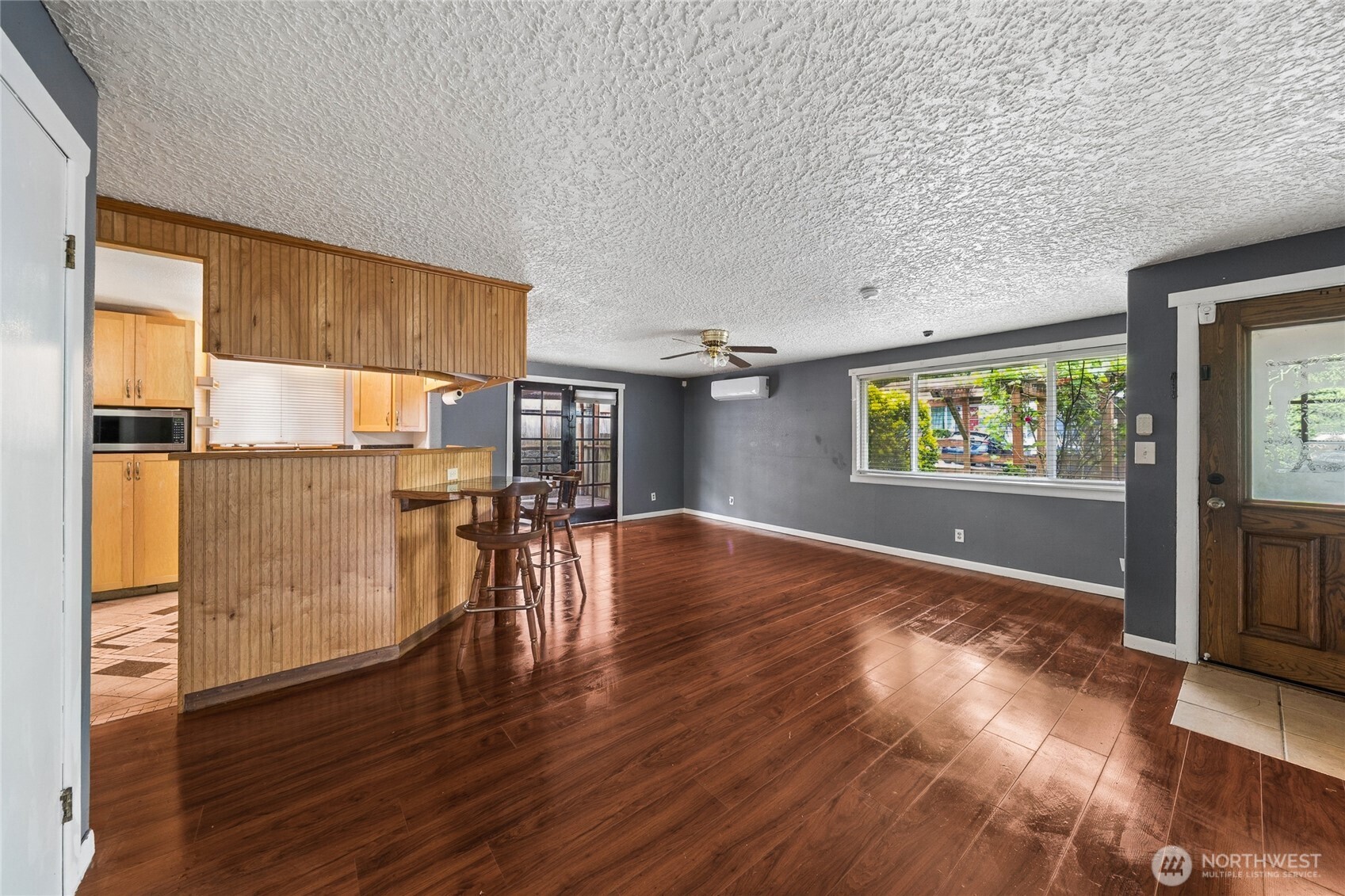 761 S 92nd Street Property Photo 4