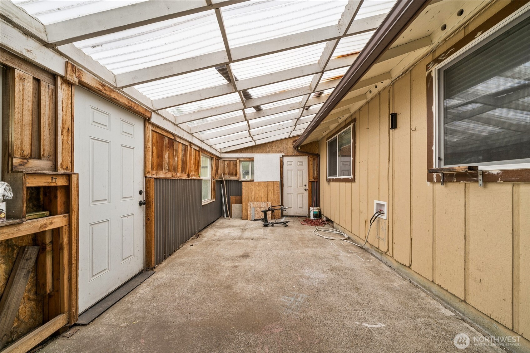 761 S 92nd Street Property Photo 16