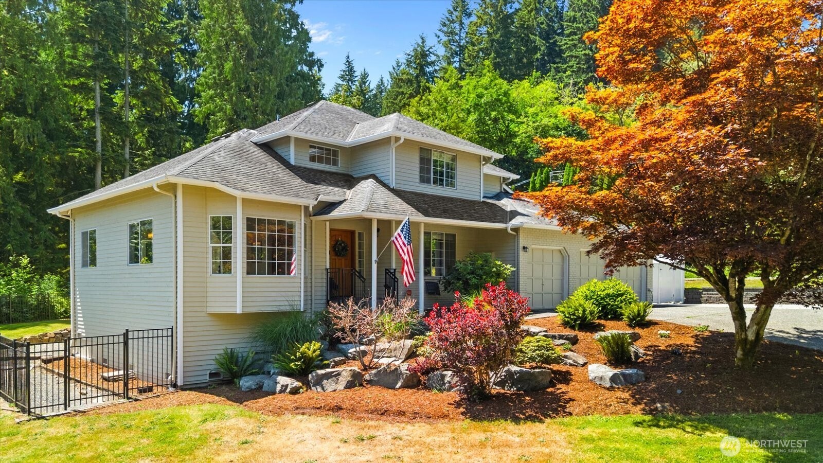 18223 Yew Way Property Photo 3
