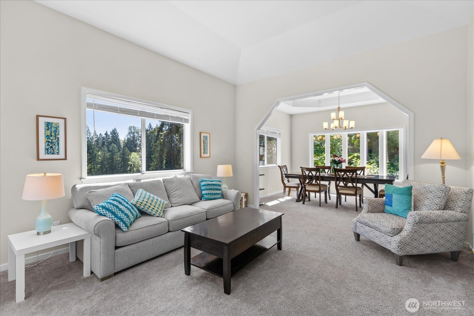 18223 Yew Way Property Photo 6