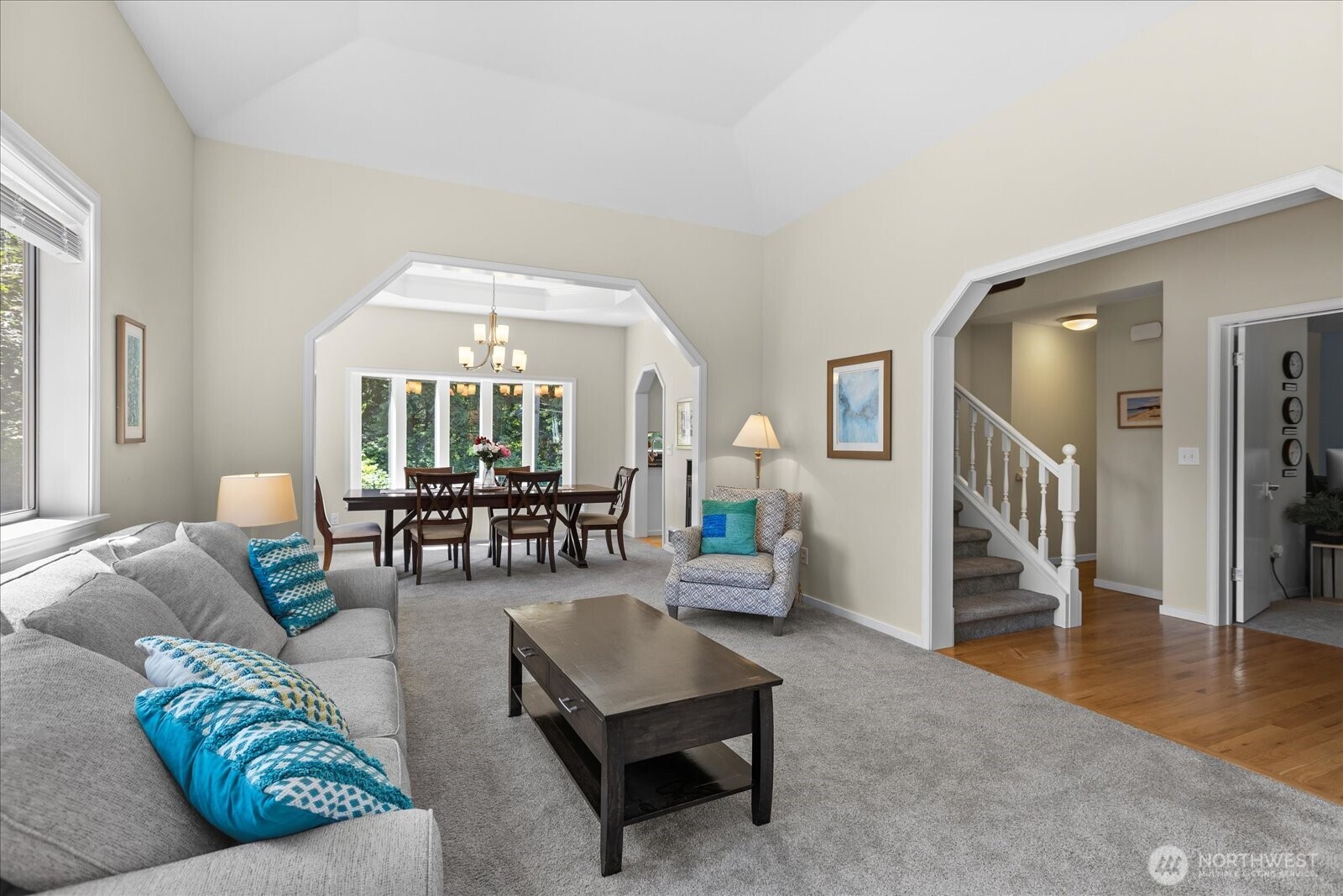 18223 Yew Way Property Photo 7