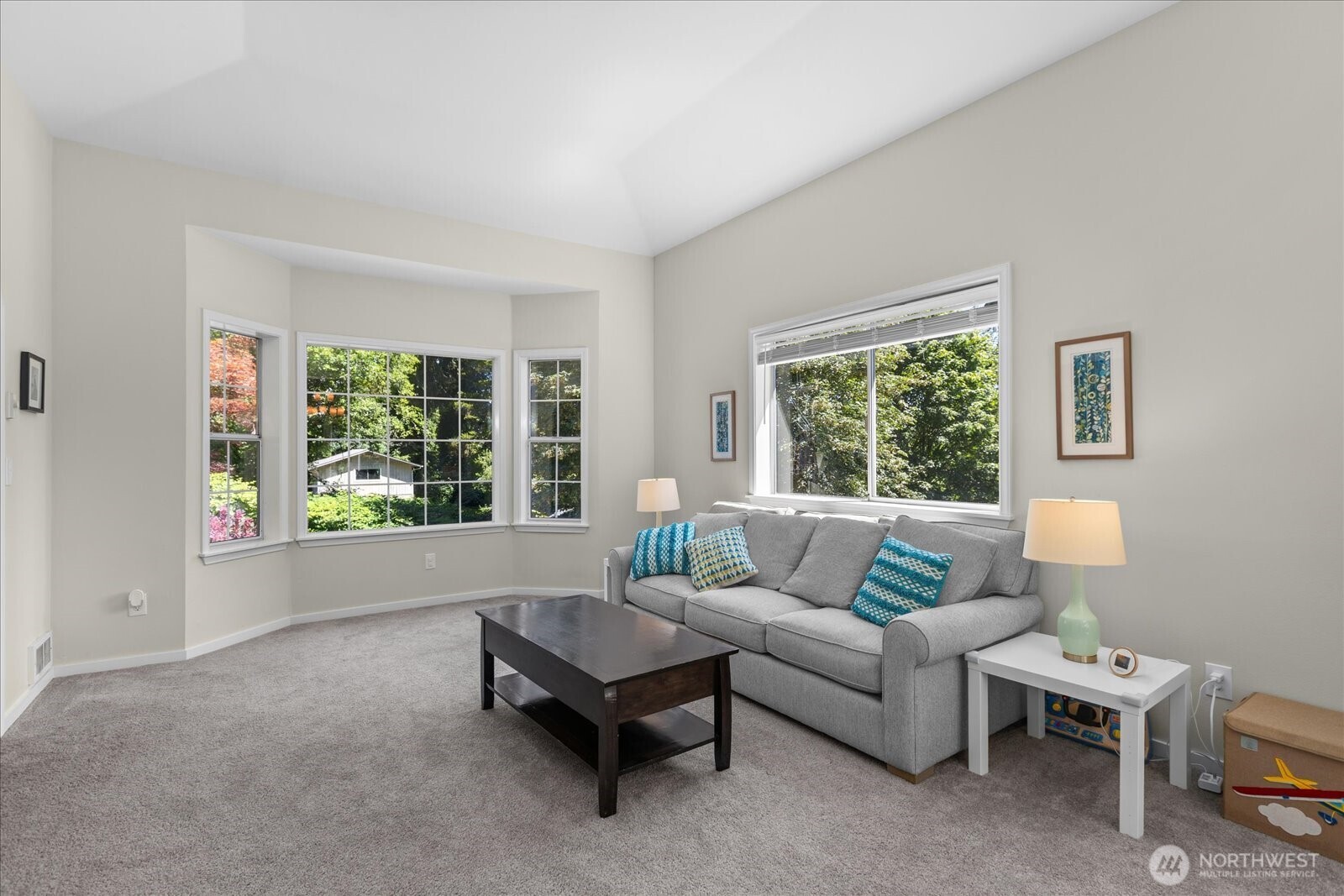 18223 Yew Way Property Photo 8