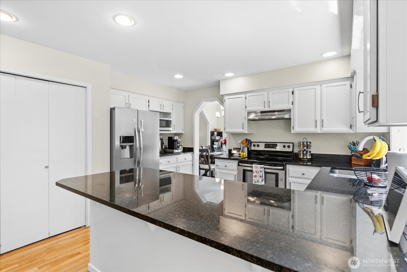18223 Yew Way Property Photo 11