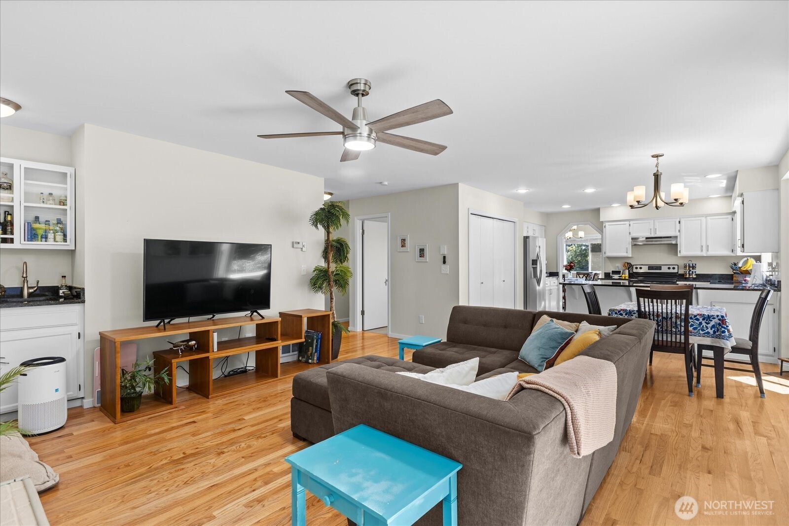 18223 Yew Way Property Photo 16