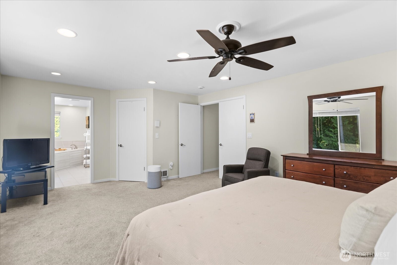 18223 Yew Way Property Photo 24