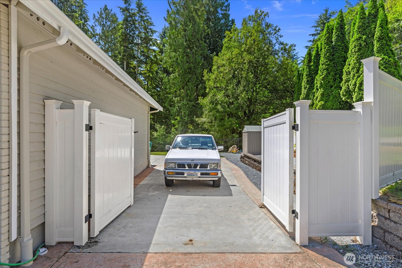 18223 Yew Way Property Photo 37