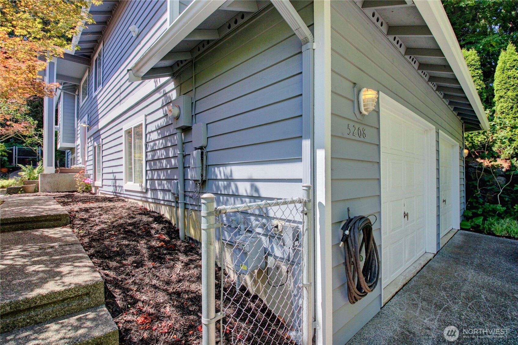 5208 213th Place Property Photo 3