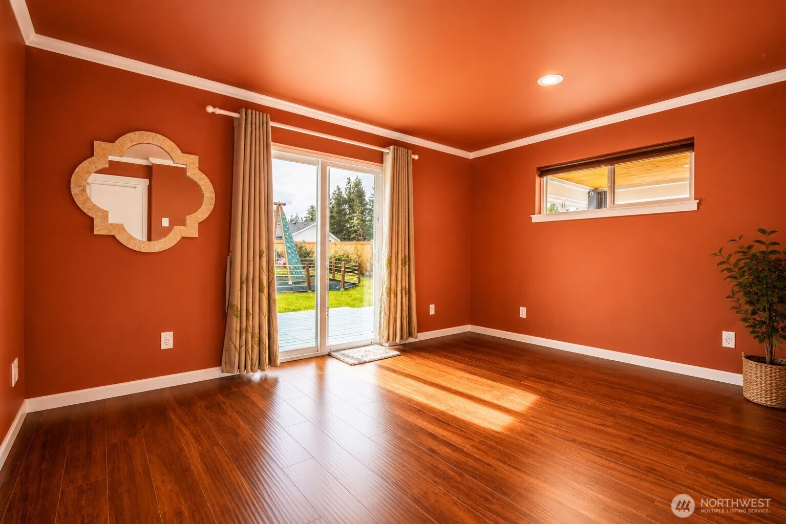 744 Se Evergreen Avenue Property Photo 8