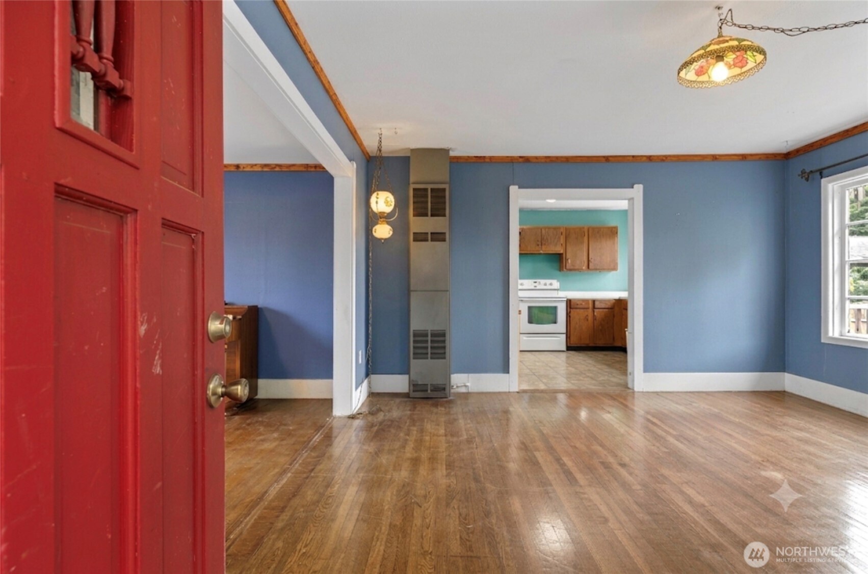 420 Warren Street Property Photo 5