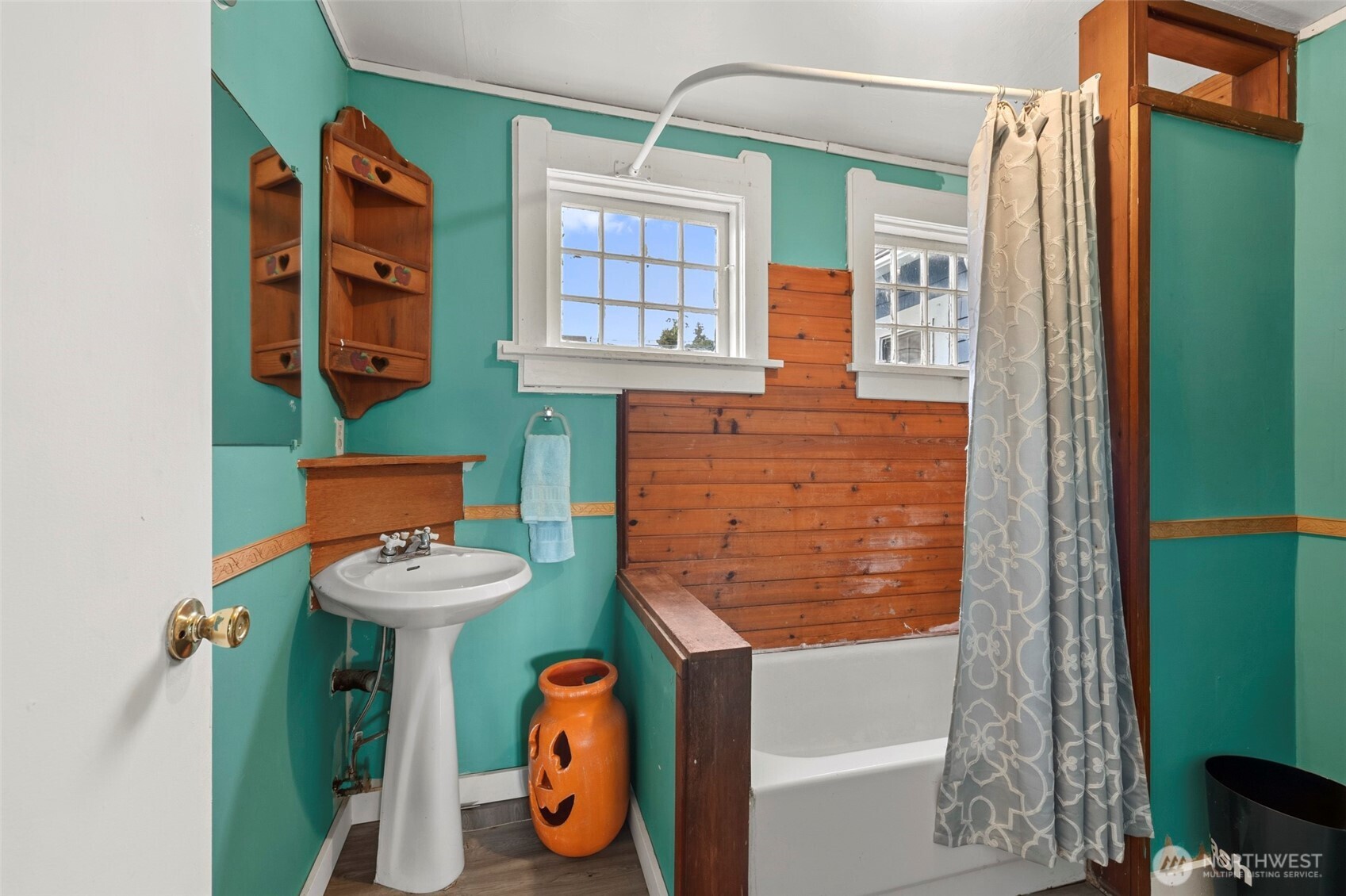 420 Warren Street Property Photo 12