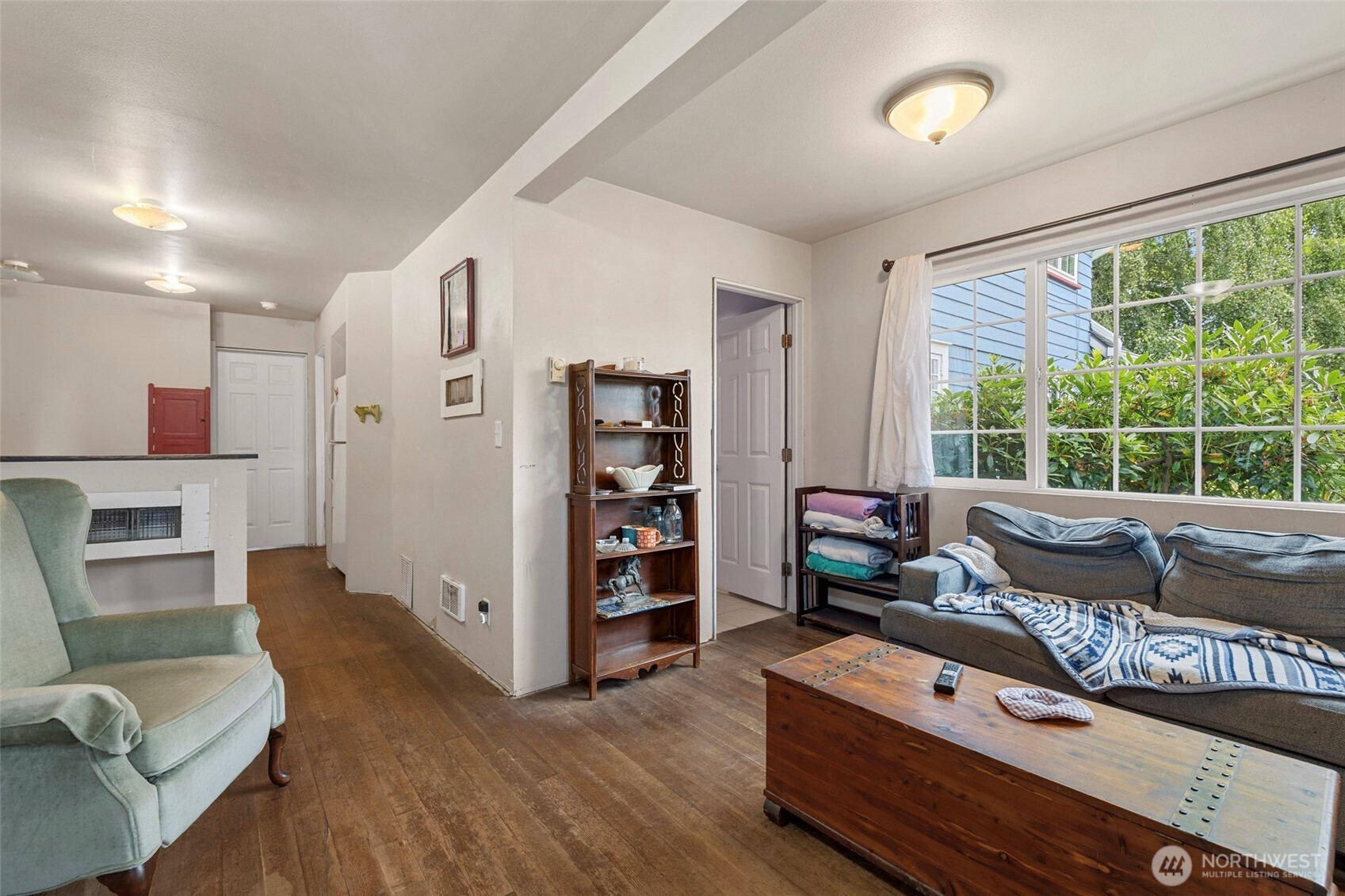 420 Warren Street Property Photo 16