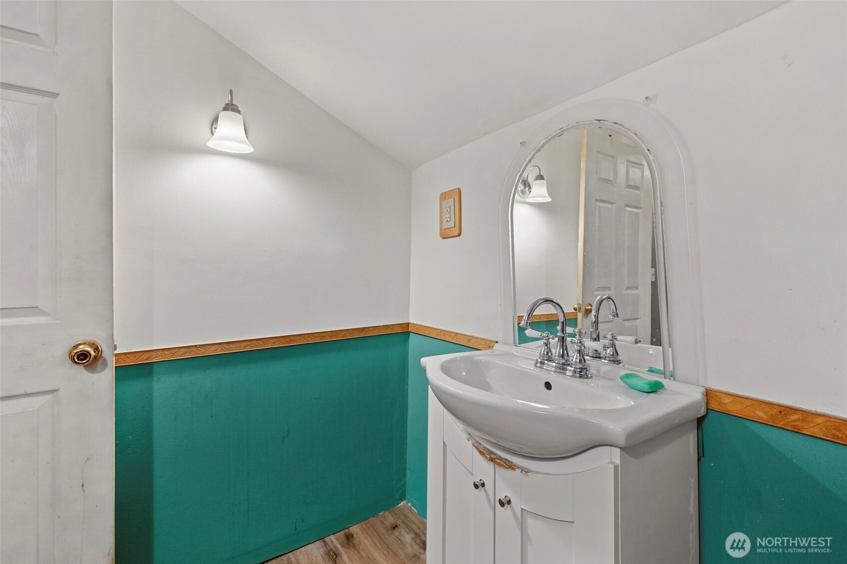 420 Warren Street Property Photo 28