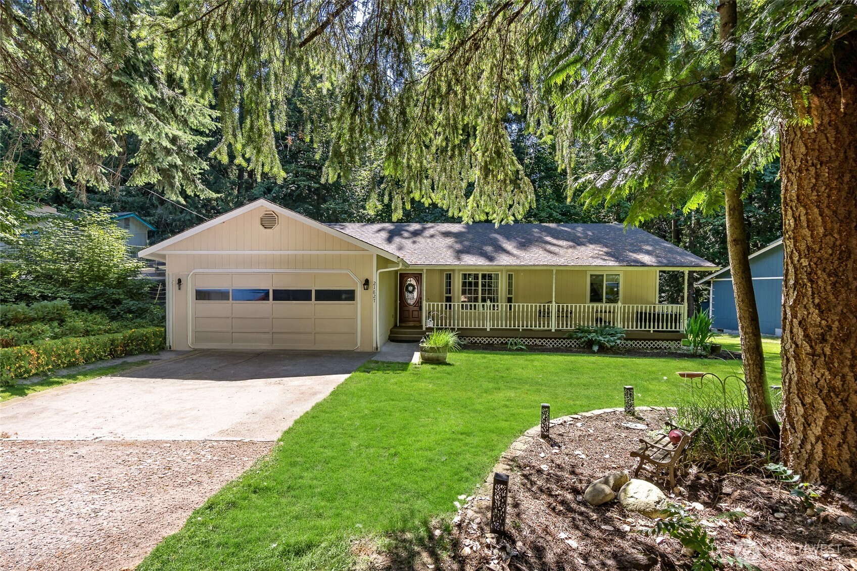 21827 Crest Lane Property Photo 1