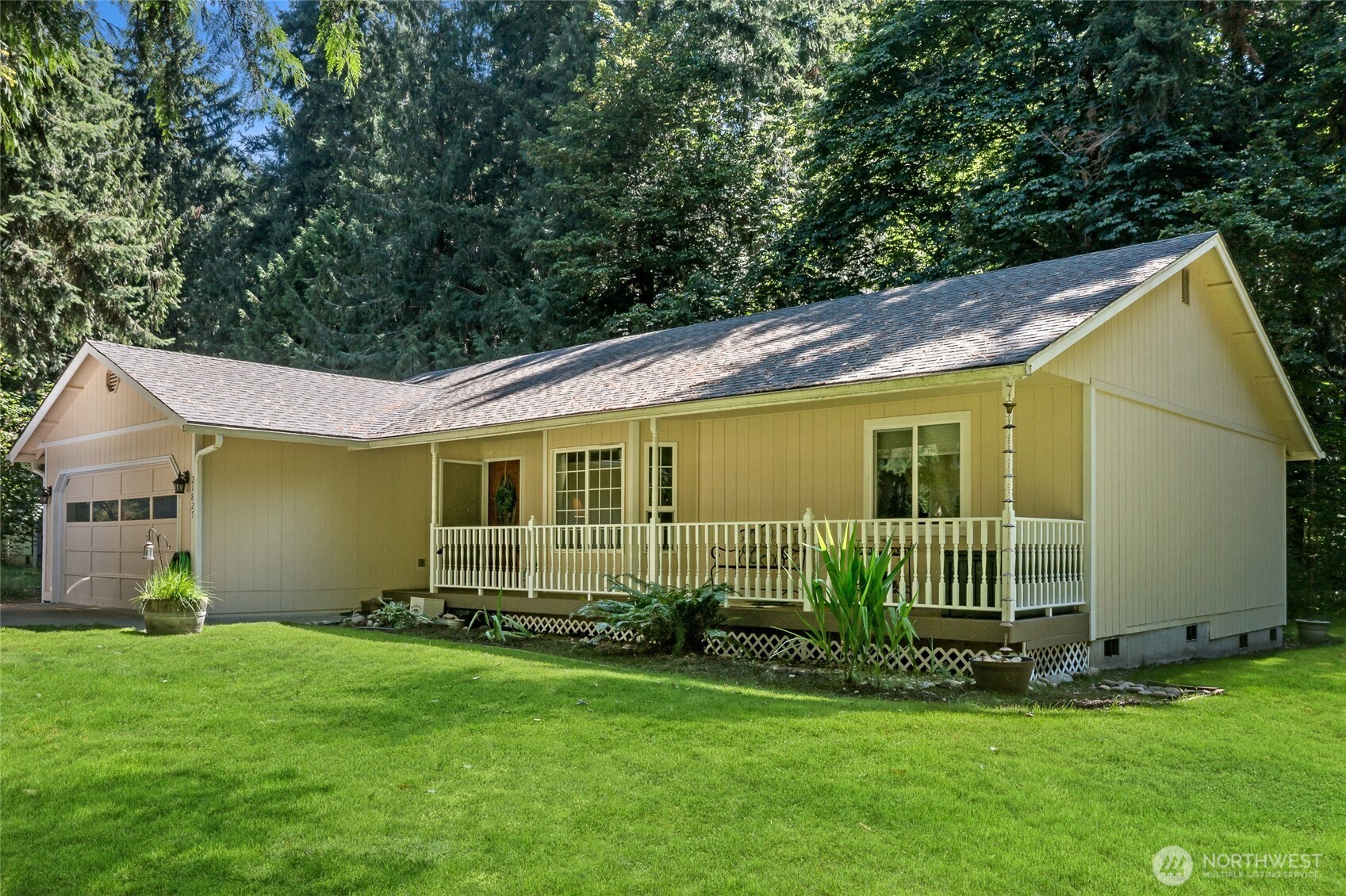21827 Crest Lane Property Photo 1