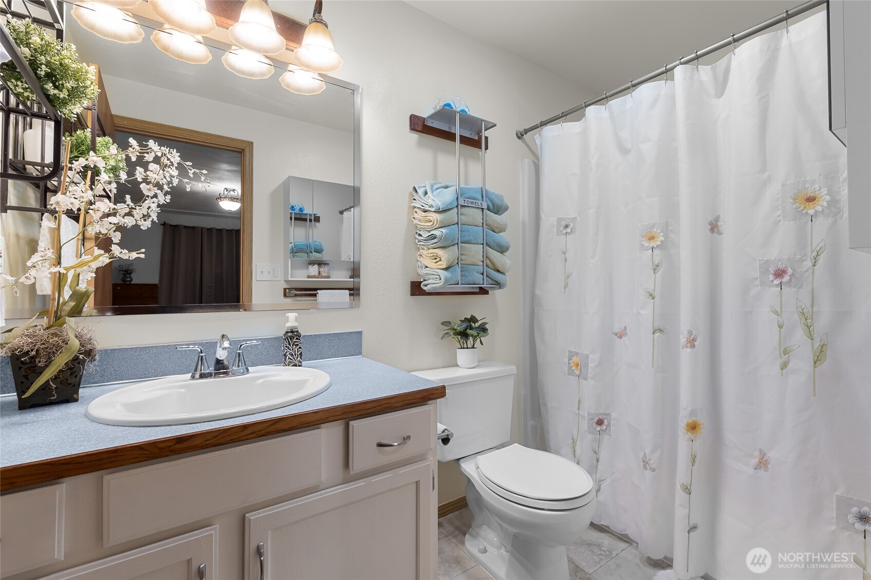 21827 Crest Lane Property Photo 21