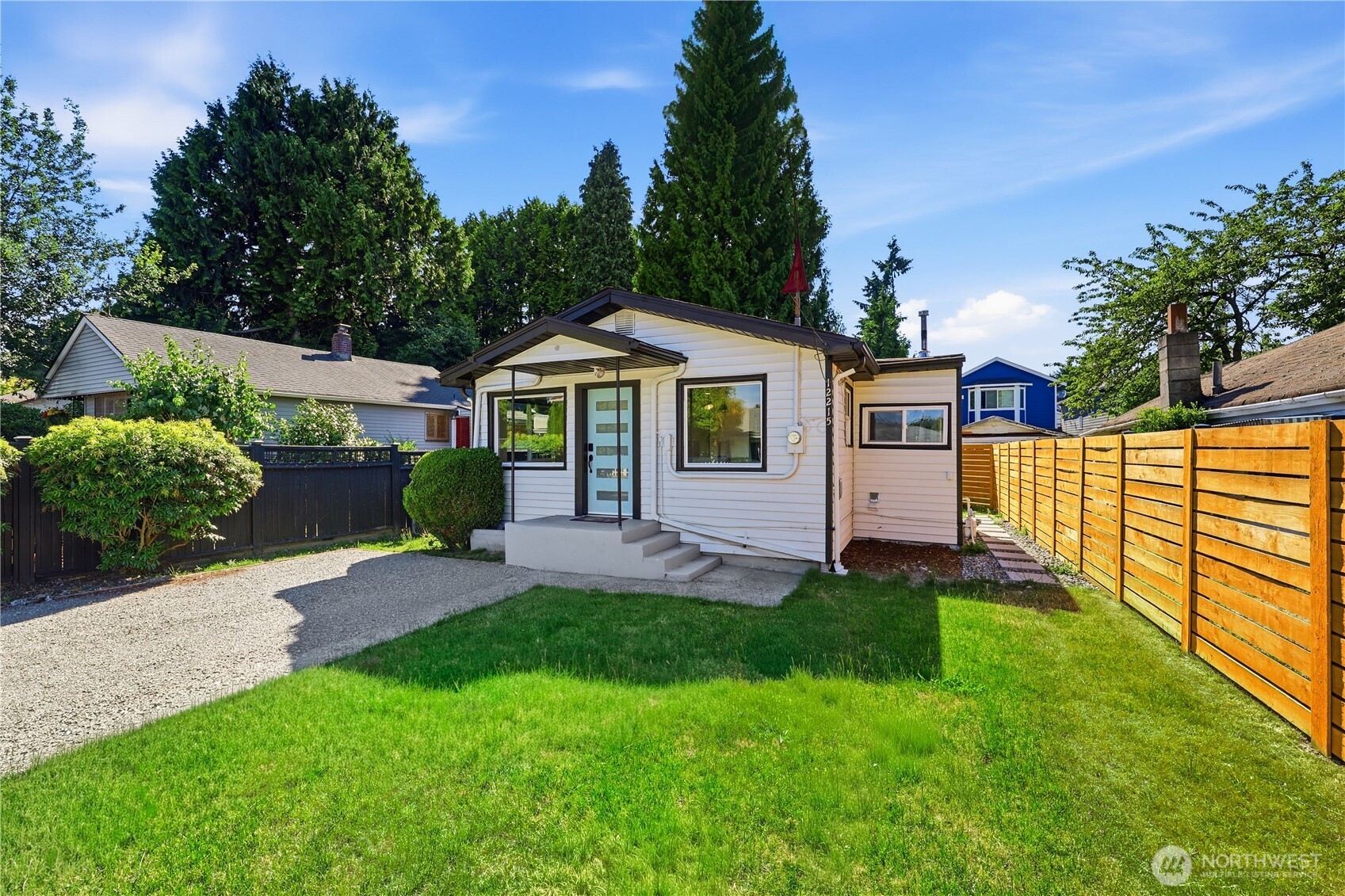 12215 44th Avenue Property Photo 4