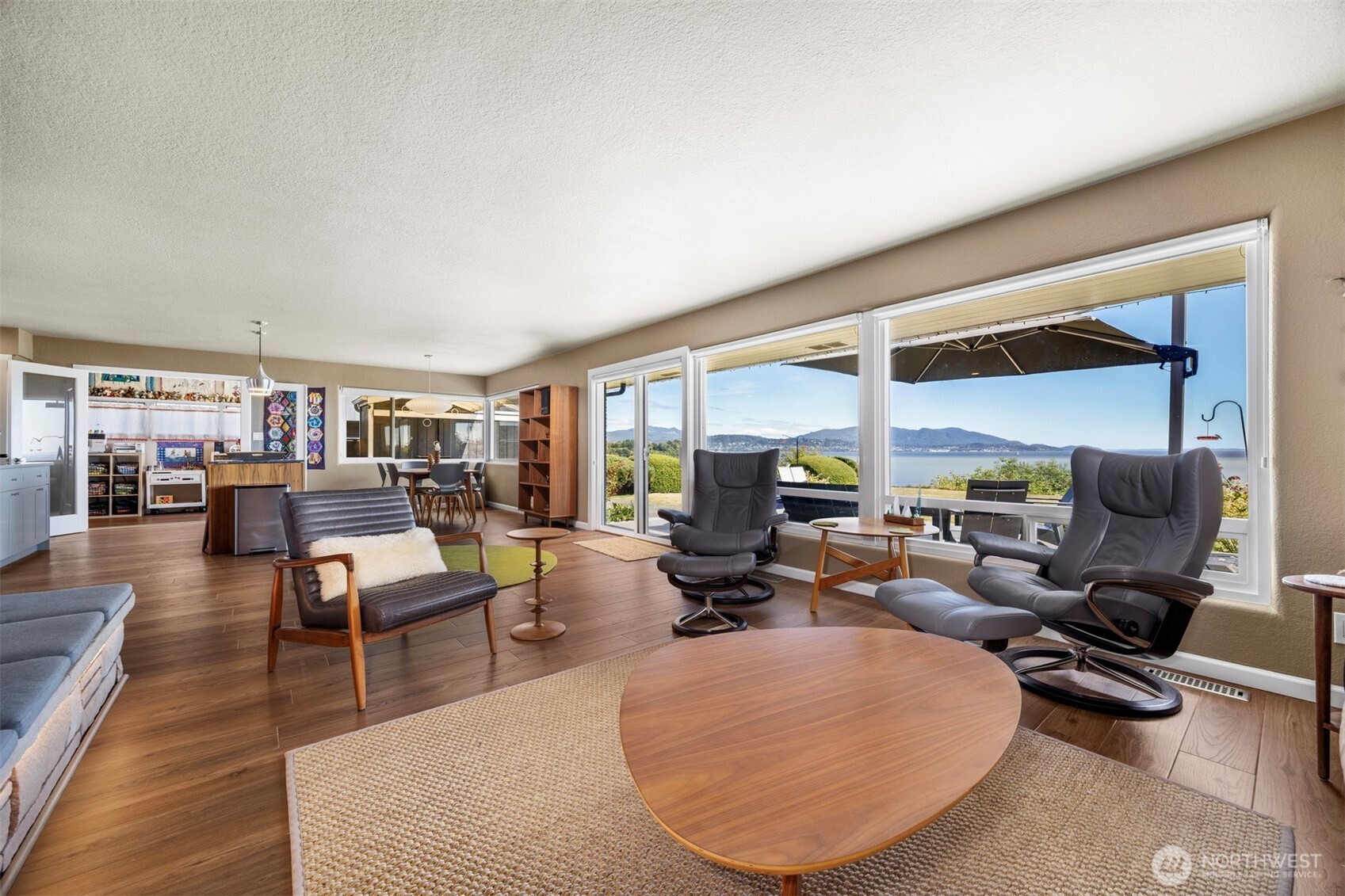 3919 Cliffside Drive Property Photo 1
