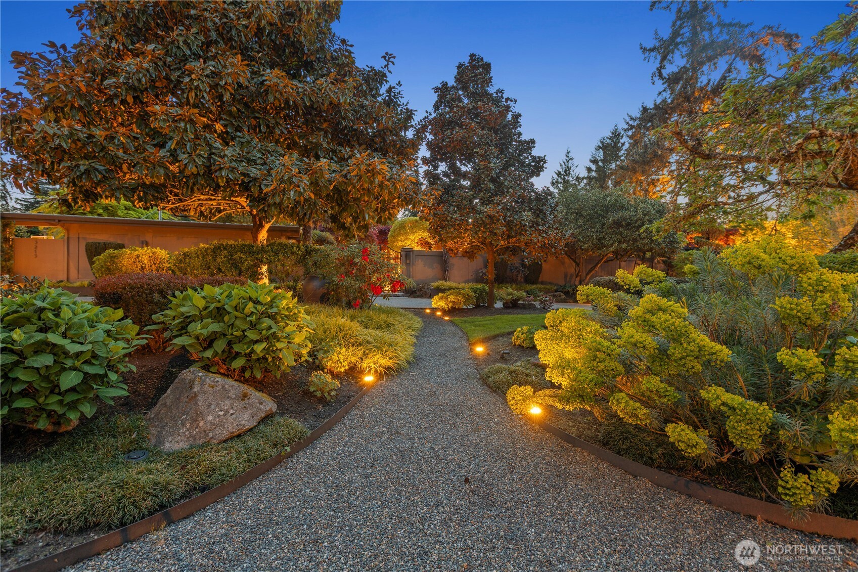 3215 78th Place Property Photo 3