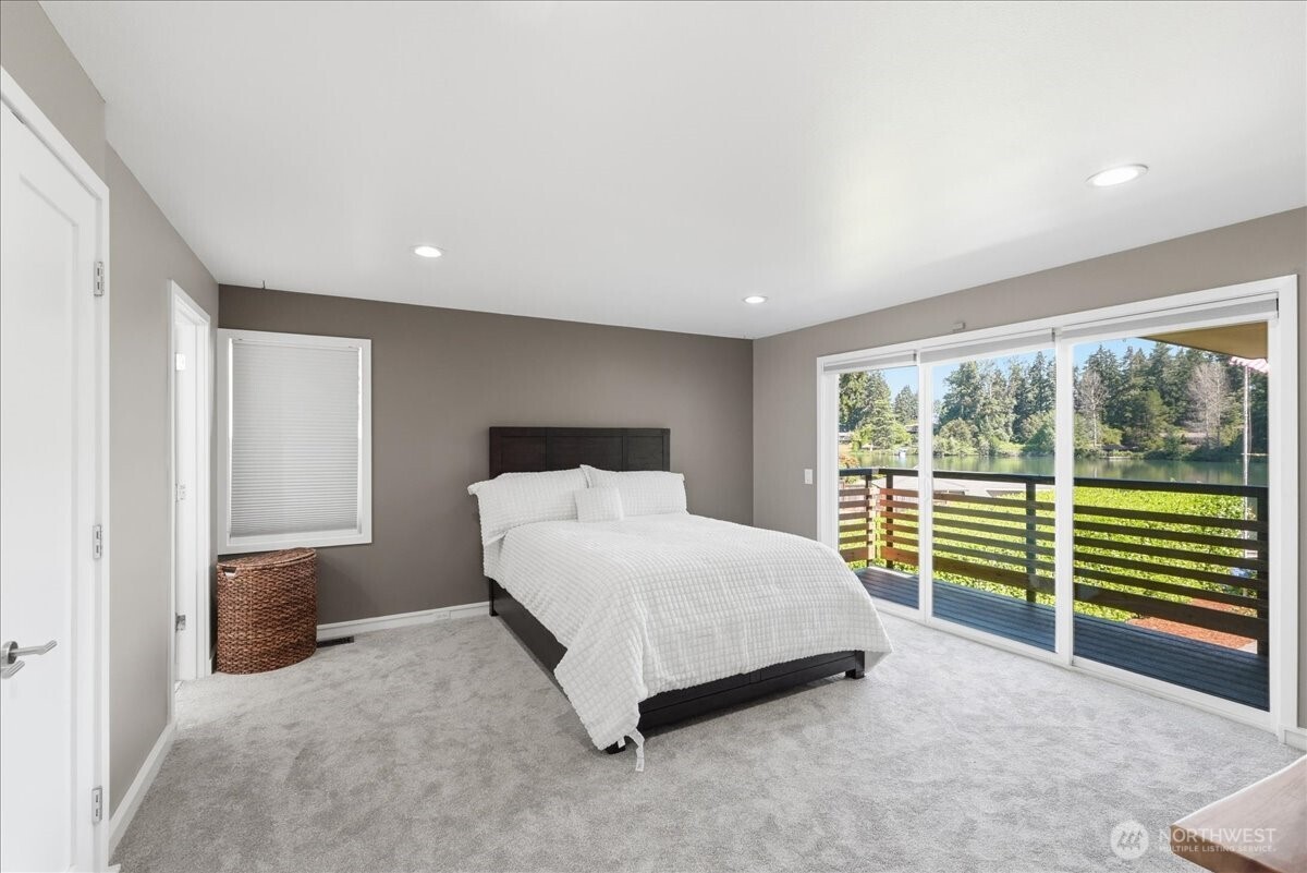 10837 Evergreen Terrace Property Photo 18