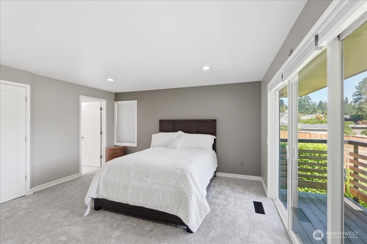 10837 Evergreen Terrace Property Photo 19