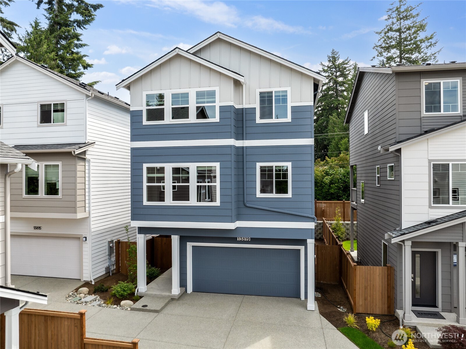 1121 138TH Place Property Photo 1